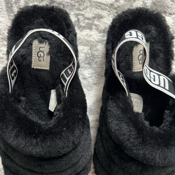 UGG Women's Black Fluff Ya Slippers Size 8 - Picture 3 of 7